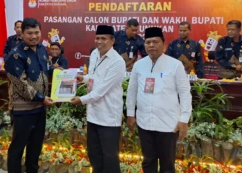 KPU Nunukan Terima Berkas Pendaftaran Paslon Pasangan H. Basri – H. Hanafiah untuk Pilkada Nunukan 2024
