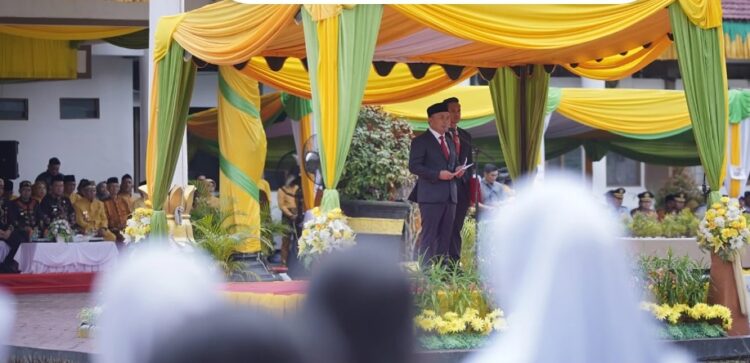 Gubernur Kalteng Memimpin Upacara Peringatan Hari Jadi ke-65 Kabupaten Kotawaringin Barat