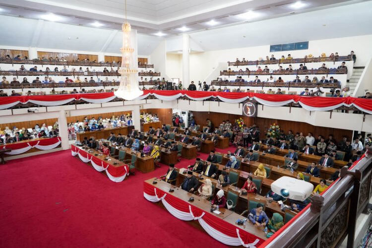 65 Anggota DPRD Kalbar Periode 2024-2029 Resmi Dilantik