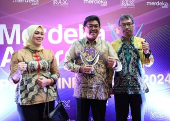 Gubernur Kalsel Terima Penghargaan Merdeka Awards 2024