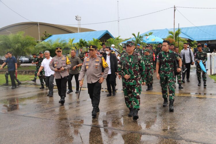 Kapolda Kaltara Irjen Pol. Hary Sudwijanto, S.I.K.,M.Si Bersama Instansi Terkait Melaksanakan Monitoring Proses Pemungutan Suara Pilkada 2024 di Seluruh Kabupaten/Kota Provinsi Kaltara