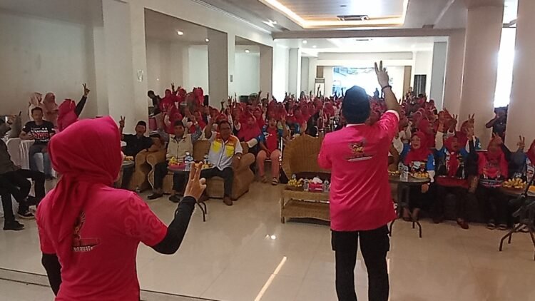 Ratusan Relawan Jilbab Pink dan Gen ZI Nyatakan Sikap Menangkan ZIAP