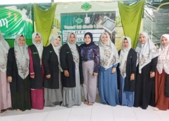 Hj. Rahmawati Silaturahmi dengan Pengurus Yayasan Assakinah Selumit Pantai