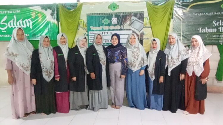 Hj. Rahmawati Silaturahmi dengan Pengurus Yayasan Assakinah Selumit Pantai