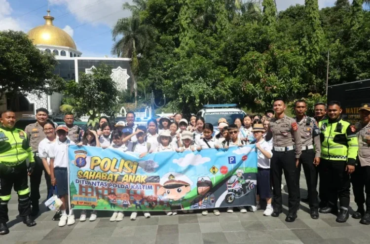 Polisi Sahabat Anak, Murid SD Bina Bangsa Balikpapan Kunjungi Mapolda Kaltim