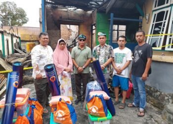 Bersama Gubernur Kaltara, Pj Wali Kota Tarakan Serahkan Bantuan untuk Korban Kebakaran