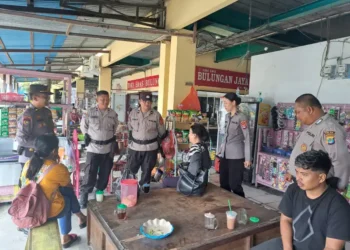 Optimalisasi Kamtibmas: Kegiatan Sambang Ditbinmas Polda Kaltara di Pasar Tradisional Tanjung Selor