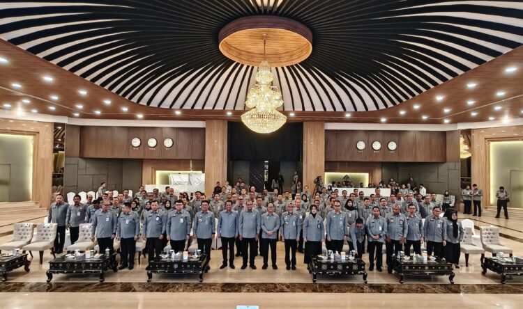 Kakanwil Hukum Kaltim Hadiri Pencanangan Pembangunan Zona Integritas Kemenkum Tahun 2025