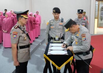 Kapolda Kaltara Pimpin Serah Terima Jabatan ( SERTIJAB ) Sejumlah Pejabat Utama Polda Kaltara
