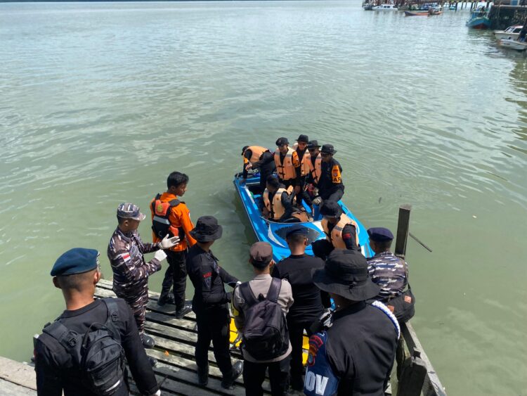 Temukan 1 Korban, Brimob Kaltara Bersama Tim SAR Gabungan Terus Lakukan Pencarian Di Perairan Nunukan