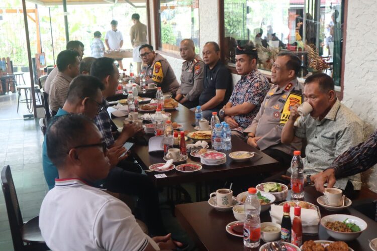 Kapolda Kaltara Gelar “Ngopi Bareng” Bersama Tokoh Masyarakat di Tarakan,Bahas Keamanan dan Aspirasi Masyarakat