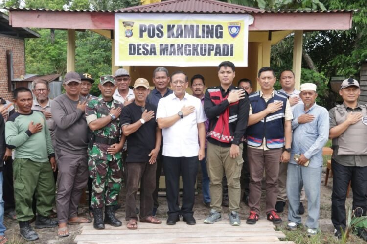 Kapolda Kaltara Pantau Situasi Kamtibmas di Desa Mangkupadi: Peran Satkamling sebagai Penopang Keamanan dan Pembangunan