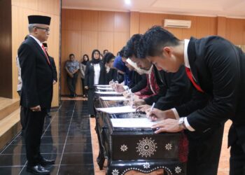 Lantik Notaris dan Notaris Pengganti, Kakanwil Ikmal Tekankan Integritas Dalam Bekerja