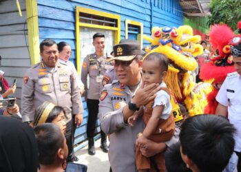 Kapolda Kaltara Kunjungi Kampung Selumit Pantai, Disambut Meriah dengan Barongsai dan Antusiasme Warga