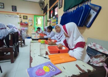 Perdana Pelaksanaan MBG di Tarakan, Murid Senang Menerimanya