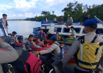 Kapolda Kaltara Turun Langsung ke Lokasi Kecelakaan Speedboat di Sungai Kayan, Pimpin Penyisiran Korban dan Kunjungi Korban Selamat