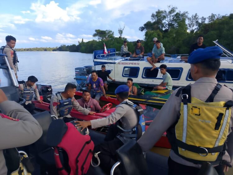 Kapolda Kaltara Turun Langsung ke Lokasi Kecelakaan Speedboat di Sungai Kayan, Pimpin Penyisiran Korban dan Kunjungi Korban Selamat