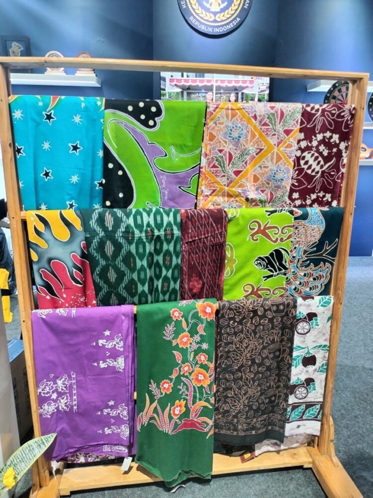 Batik Karya Narapidana Lapas Tarakan Laku Terjual pada Pemeran Kampung Hukum 2025