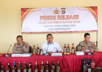 Polda Kaltara Sita Ribuan Botol dan Kaleng Miras Ilegal pada Operasi Pekat Kayan 2025