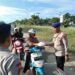 Wujud Keperdulian, Polres Tarakan Berbagi Takjil dengan Masyarakat Pengguna Jalan di Juata Laut