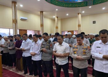 Personel Polda Kaltara Gelar Sholat Ghoib Atas Gugurnya Tiga Anggota Polri Dalam Pelaksanaan Tugas di Way Kanan Lampung