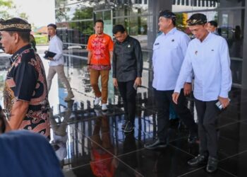 Wakil Ketua DPRD Prov. Kaltara Bersama Gubernur dan Forkopimda Sambut Kedatangan Pangdam VI/Mulawarman