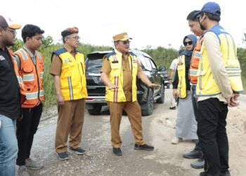 Tinjau Akses Infrastruktur, Wagub Harapkan Kontribusi Perusahaan Perbaiki Jalan Rusak