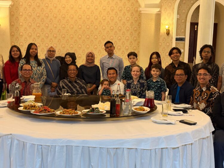 Dialog Menteri Hukum Dengan Diaspora Saint Petersburg: Belajar, Kembali dan Bangun Negeri