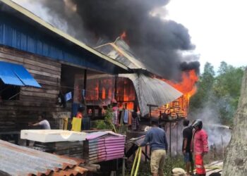 Respons Cepat Damkar Atasi Dua Kebakaran di Sebatik pada Hari yang Sama