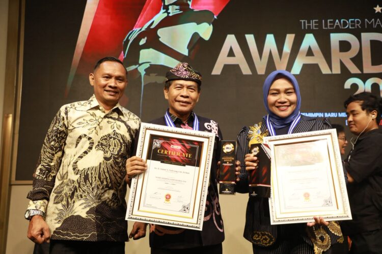 Dinilai Inovatif dan Menginspirasi, Gubernur Zainal Kembali Raih Penghargaan “The Best Innovation Leader Indonesia 2025”