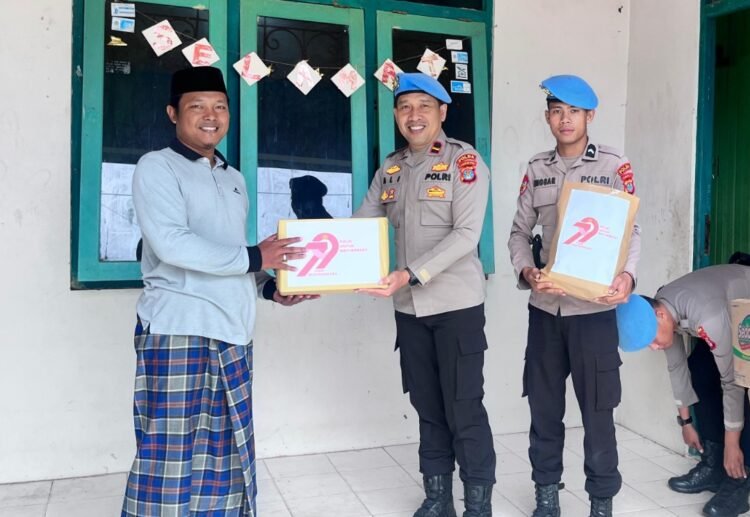 Bidpropam Polda Kaltara Berikan Bantuan Sosial ke Panti dan Pesantren Dalam Rangka Hari Bhayangkara ke-79