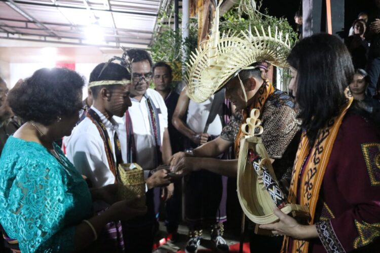 Prosesi Adat Meriah, Kapolda Kaltara Diangkat Sebagai Anggota Istimewa K2NTT Kota Tarakan