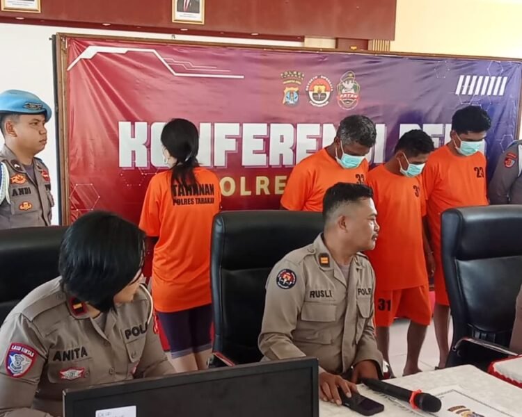 Polres Tarakan Tangkap 4 tersangka Pembuat SIM Palsu