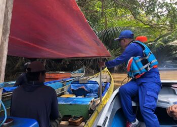 Umar Belum Ditemukan,  Sat Polairud Polres Tarakan Bantu Pencarian Korban Hilang di Perairan Tanjung Tiram