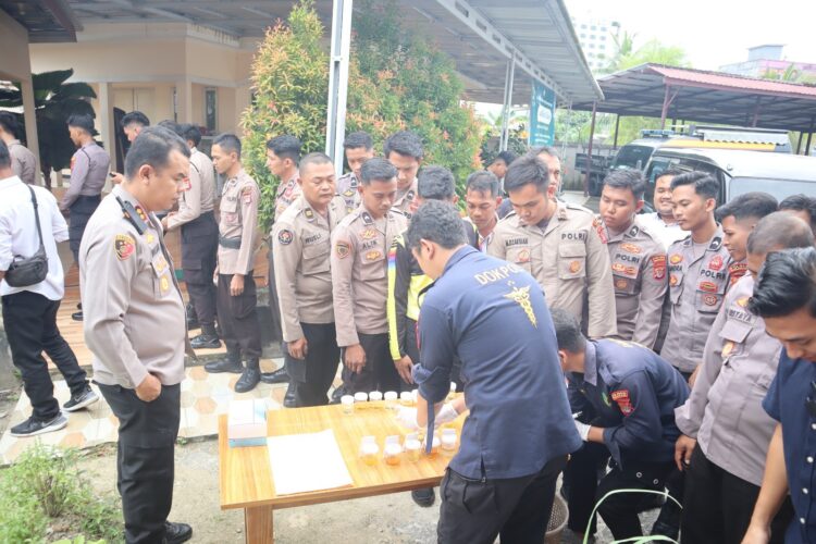 Polres Tarakan Laksanakan Cek Urine Bertahap, Langkah Penguatan Pengawasan Internal