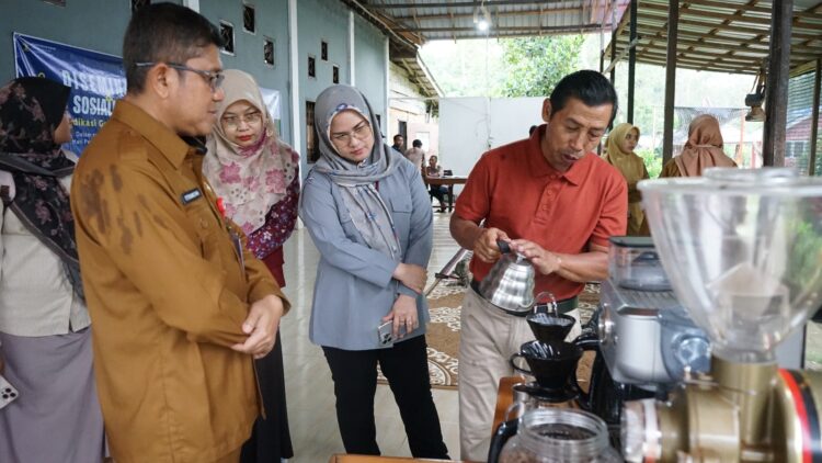 Kanwil Kemenkum Kaltim Sosialisasi Perlindungan Indikasi Geografis Kopi Prangat di Kabupaten Kukar