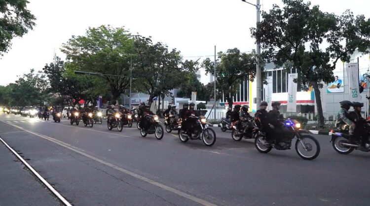 TNI-Polri dan Warga Kota Surakarta Kembali Melaksanakan Patroli Skala Besar