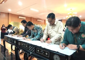 Kemenkum Kaltim Bersama PBH Laksanakan Penandatanganan Addendum Kontrak Kerjasama Bantuan Hukum