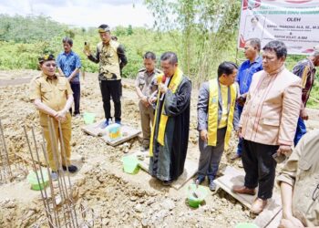 Wagub Bersama Tokoh Agama Letakkan Batu Pertama Pembangunan Rumah Pastori Gereja Toraja