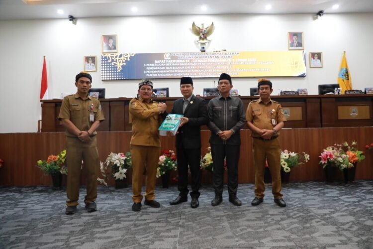 Wagub Bersama DPRD Kaltara Setujui Ranperda Perubahan APBD Tahun Anggaran 2025