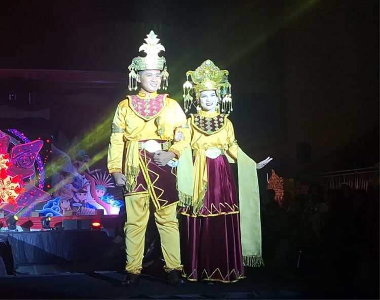 Fashion Show Busana Adat Tradisional Nusantara Meriahkan HUT ke-26 Kabupaten Nunukan