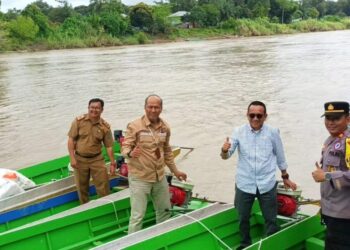 Kelompok Masyarakat dari Tiga Desa di Nunukan Mendapatkan Bantuan Perahu Ketinting