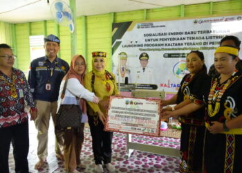 Pemprov Resmi Luncurkan Program Kaltara Terang di Perbatasan Negeri di Desa Linsayung, Nunukan
