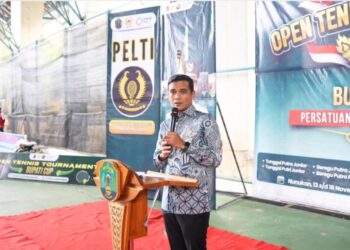 Bupati Irwan sabri Buka Open Tournament Bupati Cup Tenis Lapangan Tahun 2025