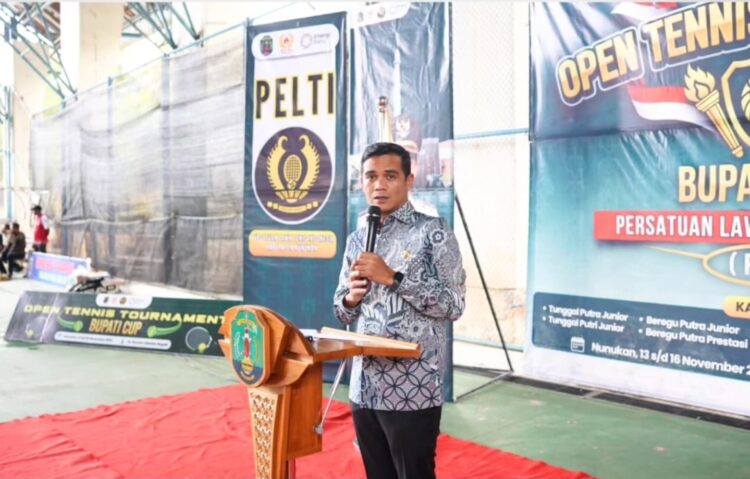 Bupati Irwan sabri Buka Open Tournament Bupati Cup Tenis Lapangan Tahun 2025