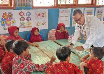 Sekda Nunukan Tinjau Penguatan Literasi di SD 02 Nunukan Selatan dan TBM Tanjung Harapan