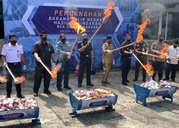 Ribuan Batang Rokok, Miras dan Pakaian Bekas Ilegal Dimusnahkan Bea Cukai Tarakan
