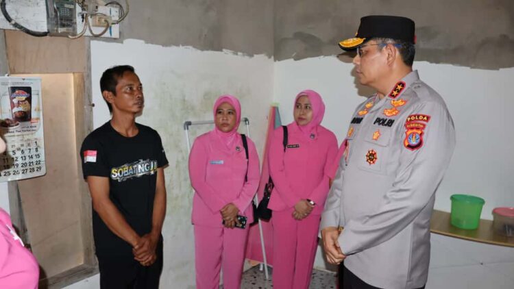 Kapolda Kaltara Salurkan Bantuan untuk Korban Gempa di Tarakan