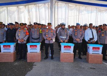 Kapolri Beri Semangat dan Dukungan pada Anggota Polri Terdampak Bencana di Sumbar