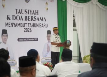 Untuk menyambut tahun 2026, Gubernur mengajak masyarakat untuk memperkuat persaudaraan dan kebersamaan